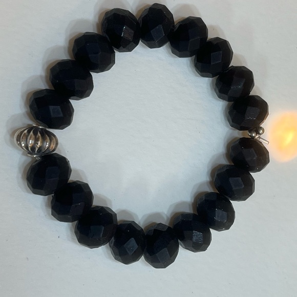 Black Onyx & Antique Sterling Silver Stretch Bracelet - Picture 3 of 5